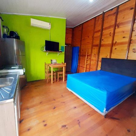 827 Chale Pe Na Areia, Completo Na Praia Do Estaleiro Em Ubatuba - 1 Dormitorio, 1 Banheiro, 1 Vaga De Garagem エクステリア 写真