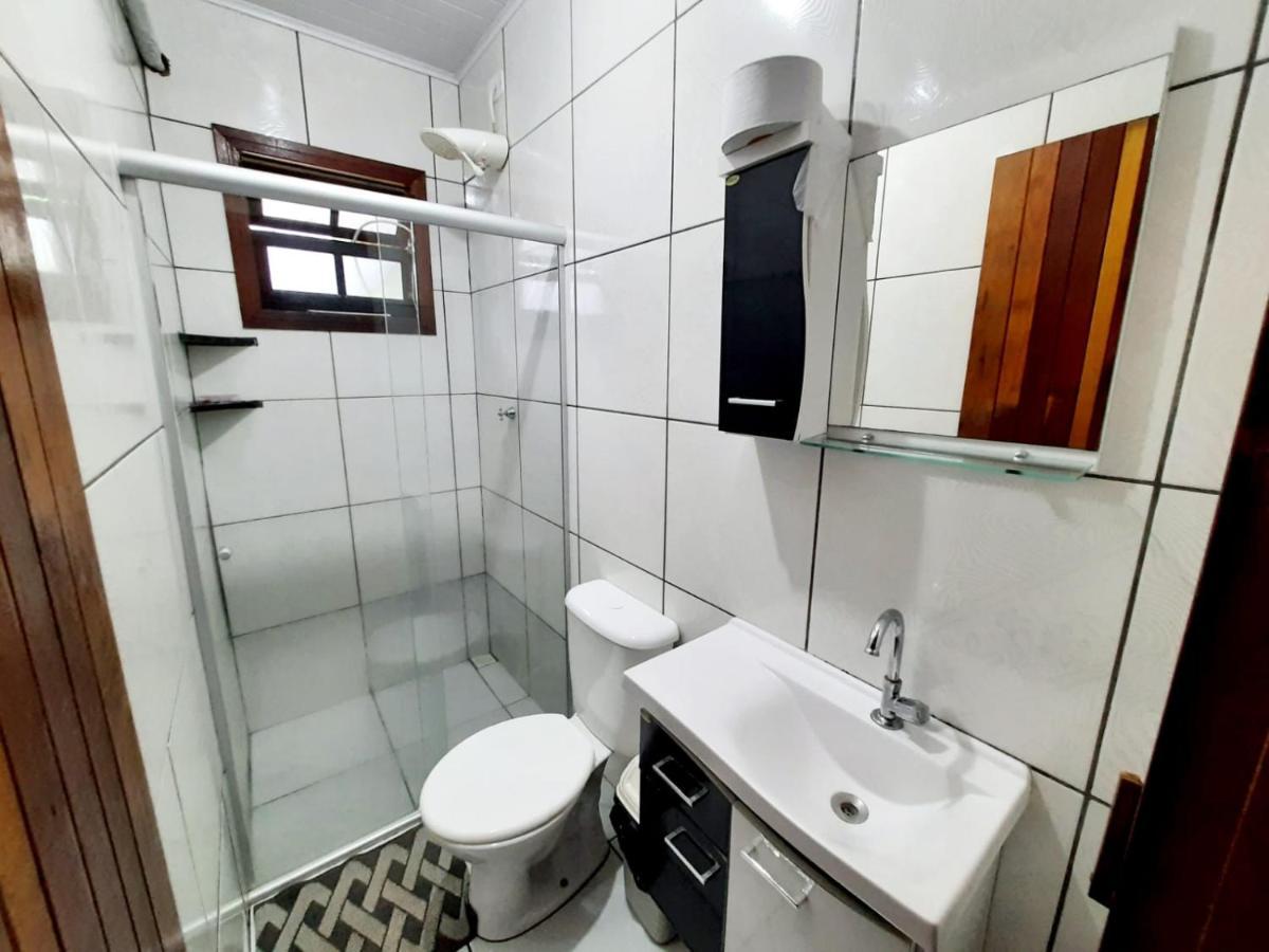 827 Chale Pe Na Areia, Completo Na Praia Do Estaleiro Em Ubatuba - 1 Dormitorio, 1 Banheiro, 1 Vaga De Garagem エクステリア 写真