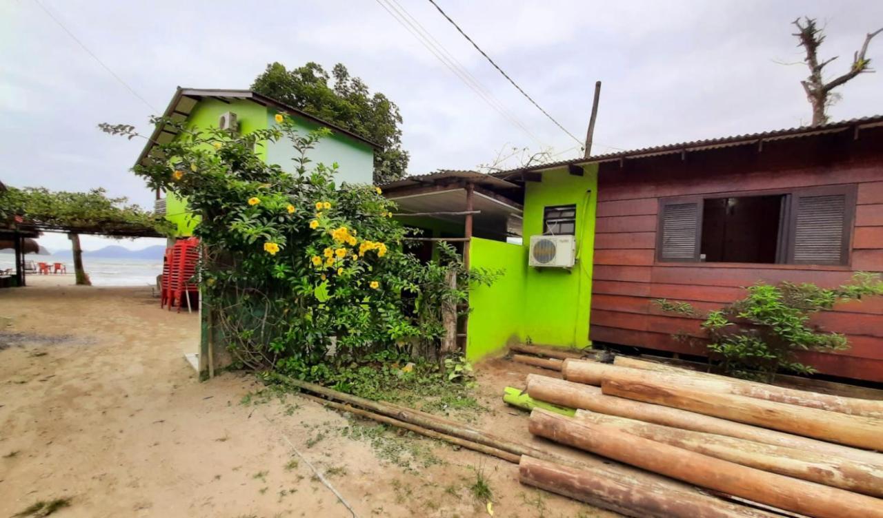 827 Chale Pe Na Areia, Completo Na Praia Do Estaleiro Em Ubatuba - 1 Dormitorio, 1 Banheiro, 1 Vaga De Garagem エクステリア 写真
