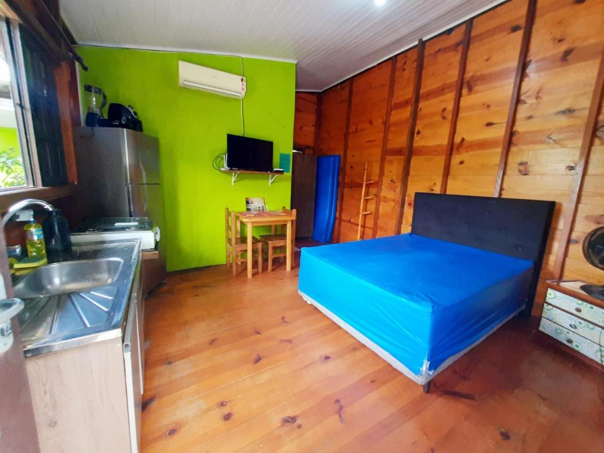 827 Chale Pe Na Areia, Completo Na Praia Do Estaleiro Em Ubatuba - 1 Dormitorio, 1 Banheiro, 1 Vaga De Garagem エクステリア 写真